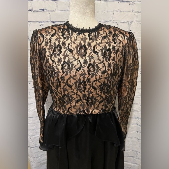 Scott McClintock vintage black gold lace long sleeve formal Gown dress size 12 - Picture 2 of 11